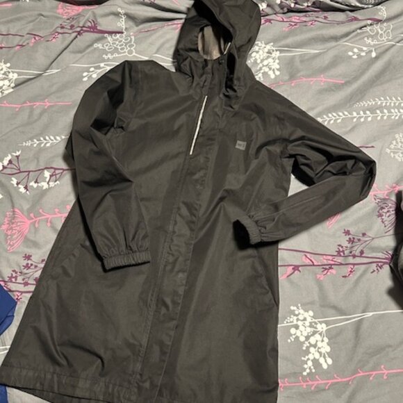 MEC Rain Jacket size 10 youth - Picture 1 of 3